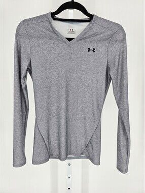 Under Armour women's Sz L HeatGear long-sleeve V-neck shirt Light Gray